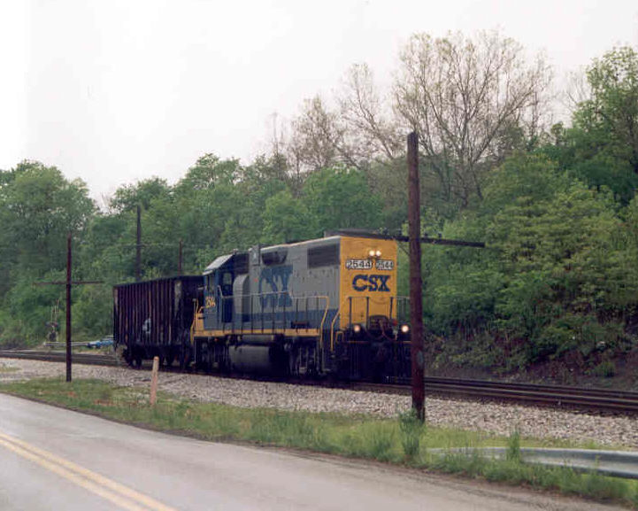 CSX 2544 returning westbound