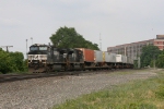 NS 9562 & 2751 racing along with 21Z