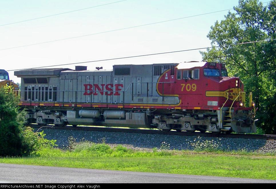 BNSF 709