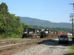 Five Thoroughbreds and One Horsemen Hauler