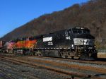 NS 9263 with BNSF power