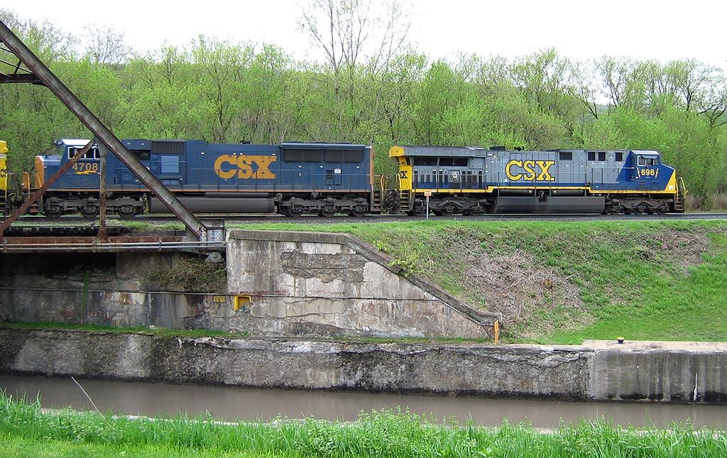 CSX 696