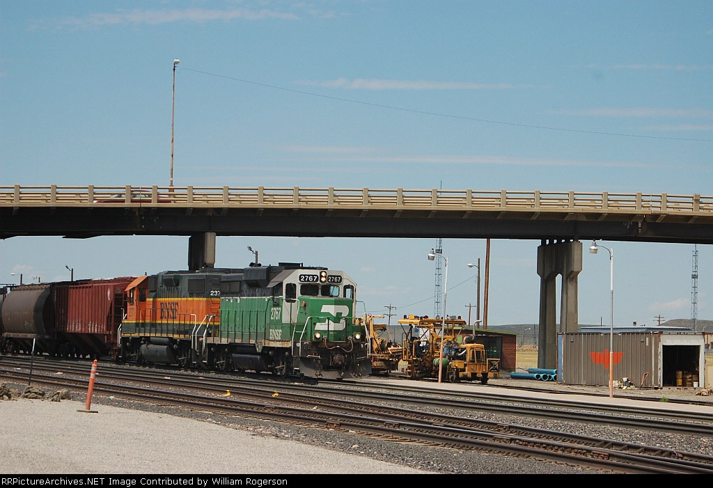 Burlington Northern Santa Fe Railway (BNSF) EMD GP39E No. 2767 and GP38-2 No. 2371