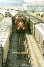 CP 5654 & 5578 splitting two other trains