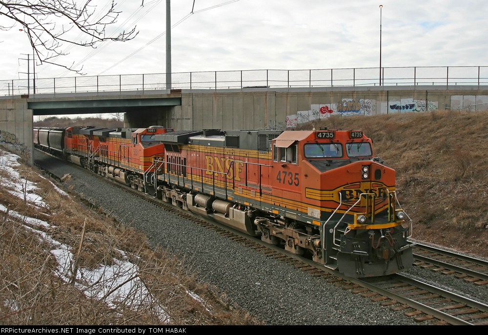 BNSF 4735 on G396-15