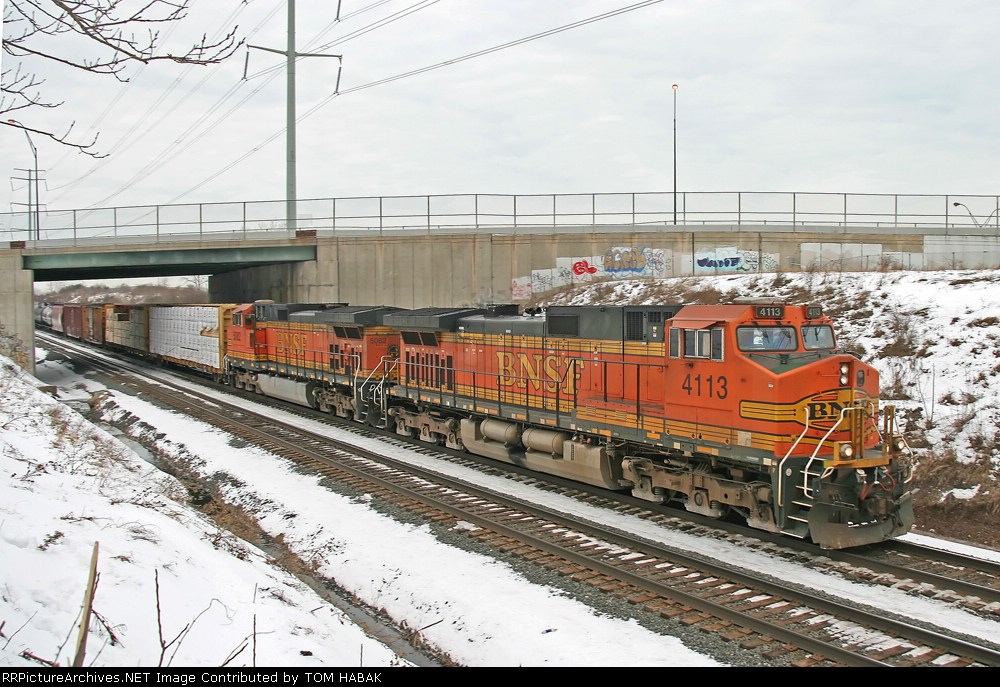 BNSF 4113 on CSX Q380-01