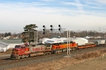 BNSF 604 on CSX Q371-30