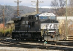 NS 7615 heads south through the yard to take up lead position on V92