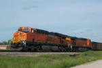 BNSF 6118 and BNSF 5608