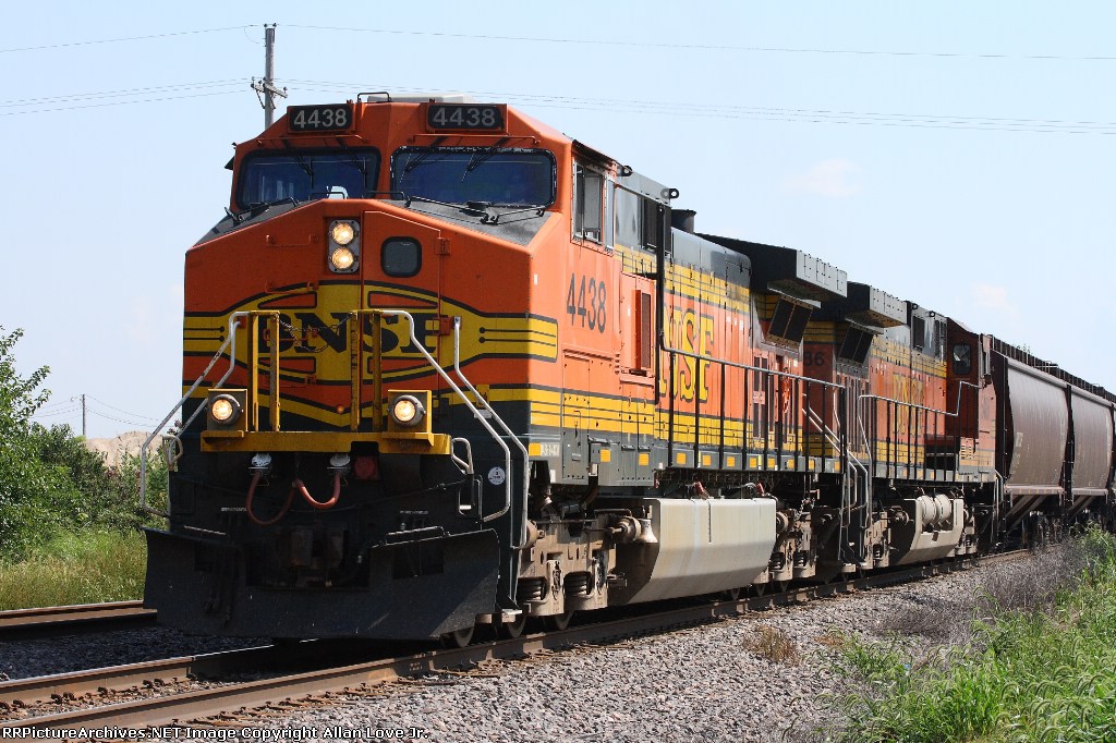 BNSF 4438 WEST