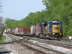 CSX 8833 leads Q326-24 into the yard