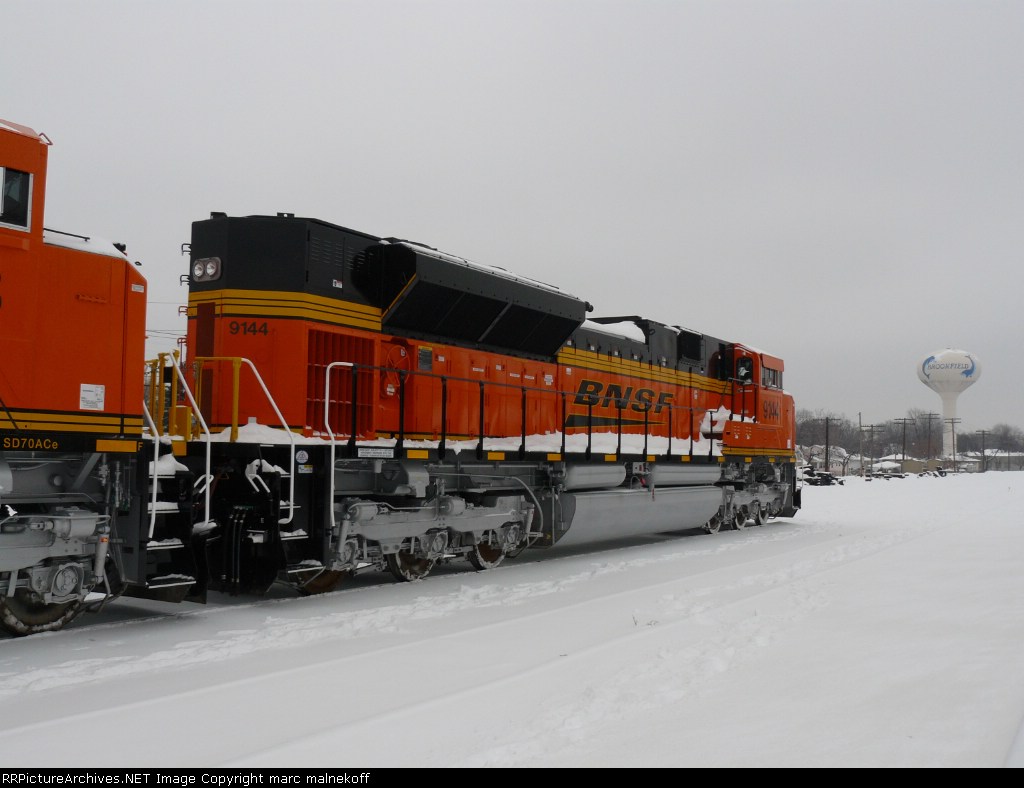 BNSF 9144