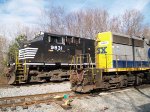 NS 9831 & CSX 8807