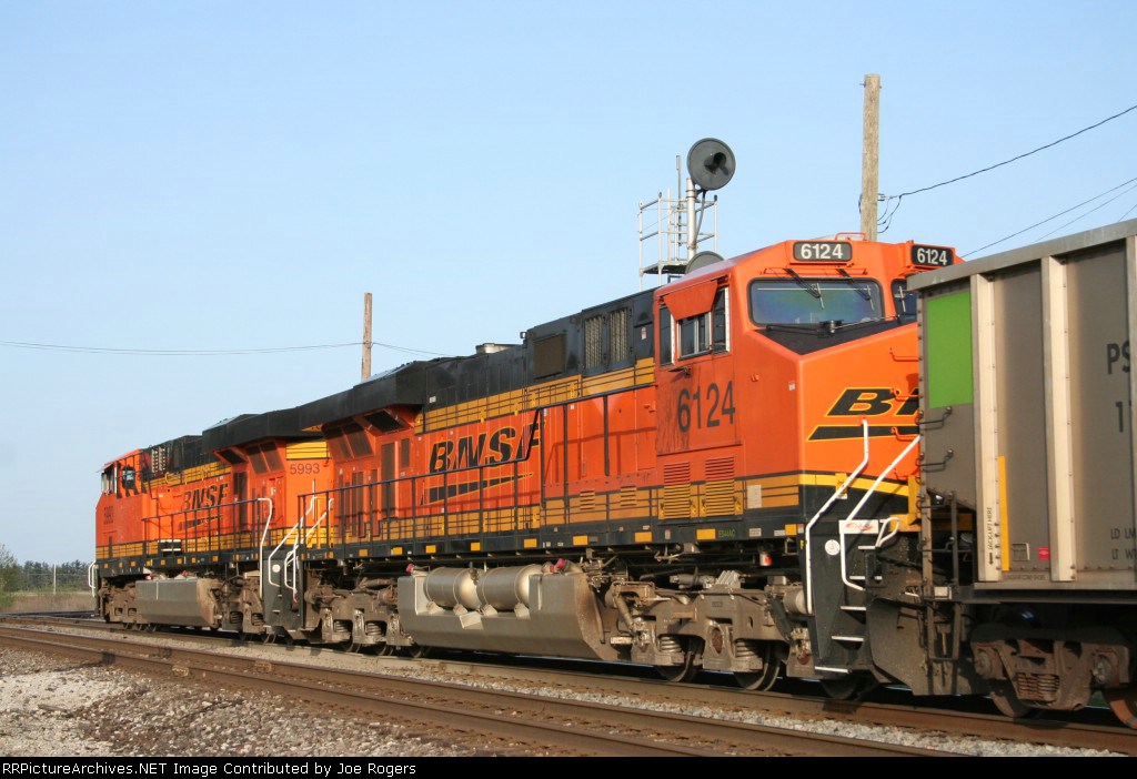 BNSF 6124