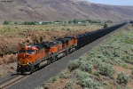 BNSF U-LAURBE0-13T - Loaded Coke train