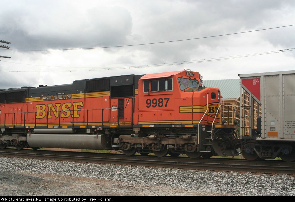 BNSF 9987