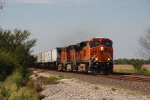 BNSF 7562 leads a eastbound intermodal train 