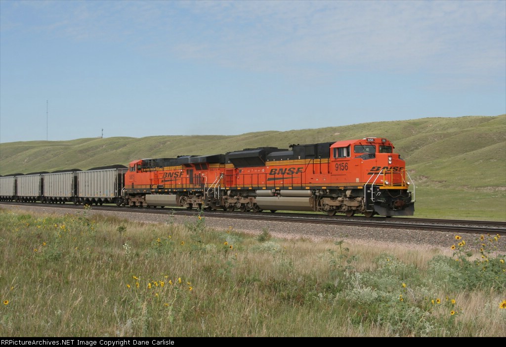 9156 leads its EB drag thru the sandhills