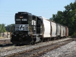 Z738/B47 pulls down the Even Lead with 8 cars for CSX