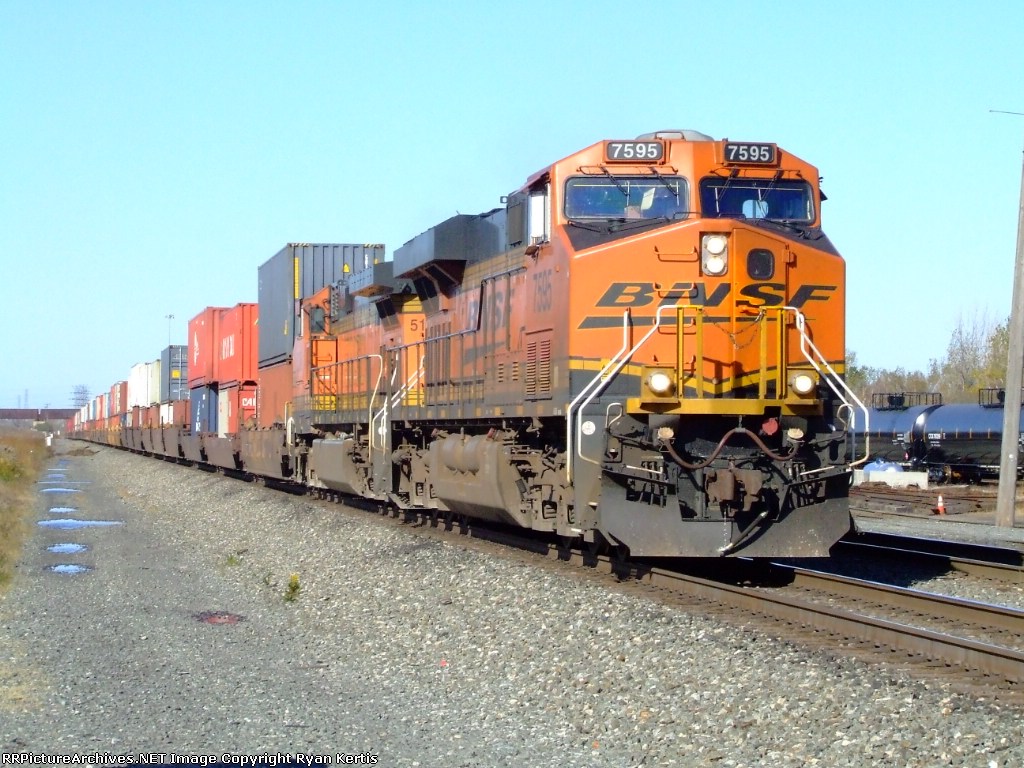 BNSF 7595