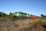 BNSF 8110 on Q381