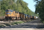 Short Q605 with 4 DIT CSX unit heading for the shop