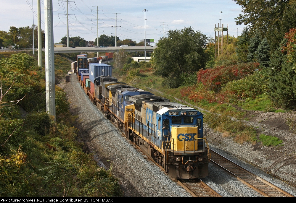 CSX 7546 on CSX Q164-11