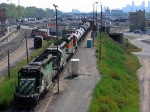 090919051 Triple SD40-2's work the hump while one of the last operating SD39s takes the tunnel at BNSF Northtown Yard 