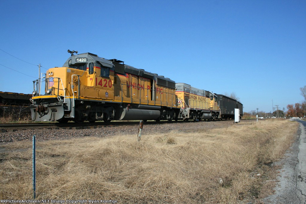 Union Pacific local picking up cars from the EVWR.