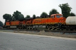 New BNSF paint on NS 156