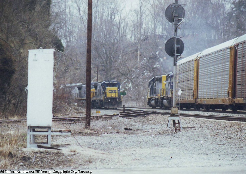 Two trains meeting at Ford, KY