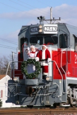 Mr. and Mrs. Claus make a triumphant appearance into Linton