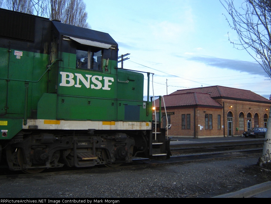 BNSF GP39M 2879