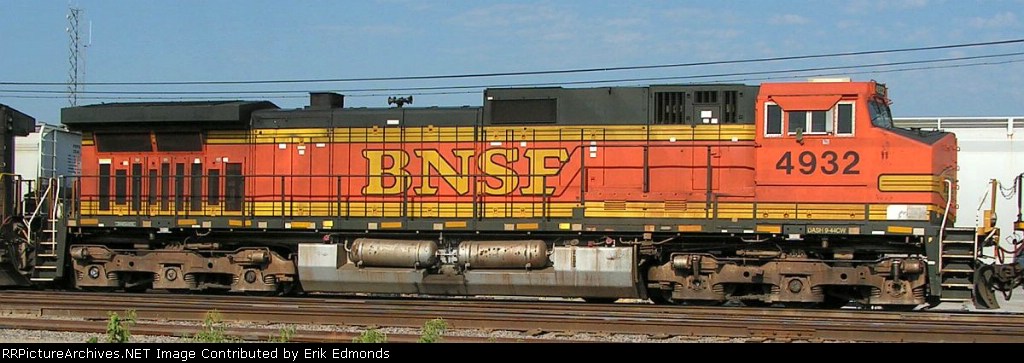 BNSF 4932