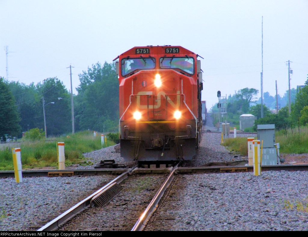 CN 5751 Train 118 Set-Out