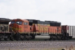 BNSF 8975