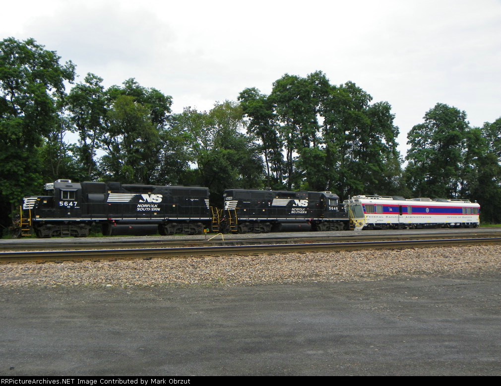 Norfolk Southern 5647, 5646 and Federal Railroad Administration DOTX 219