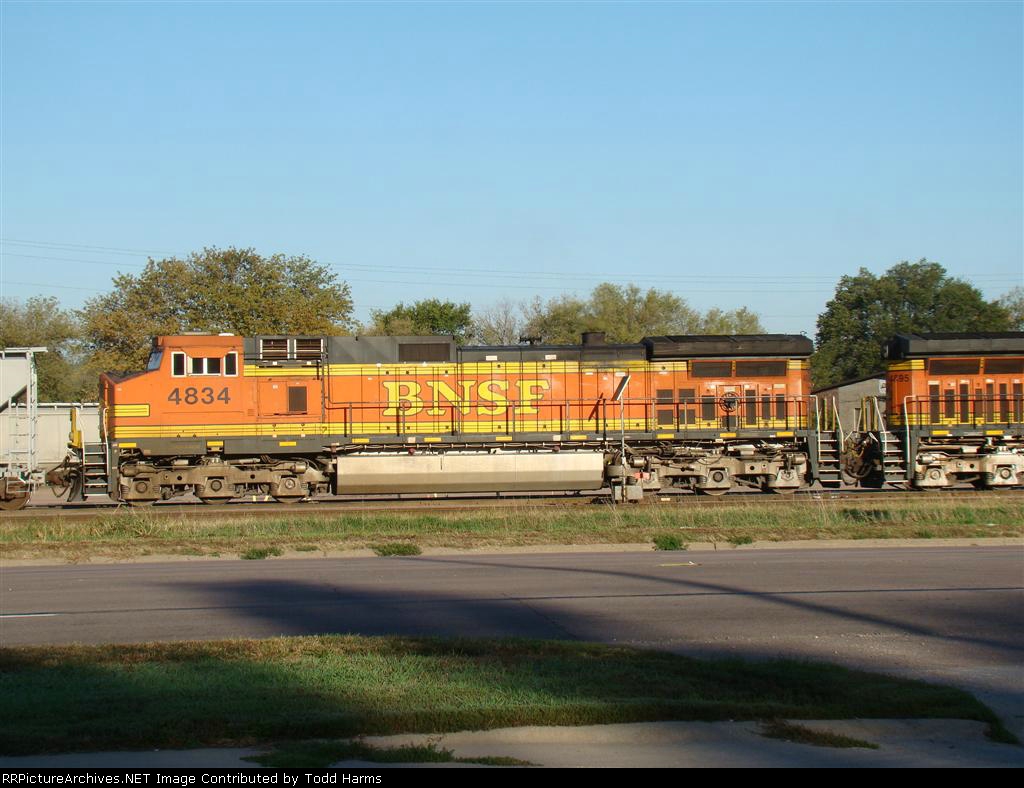 BNSF 4834