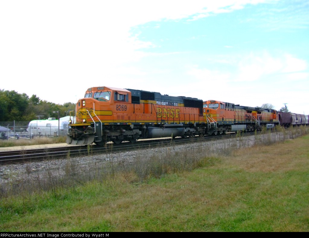 BNSF 8269