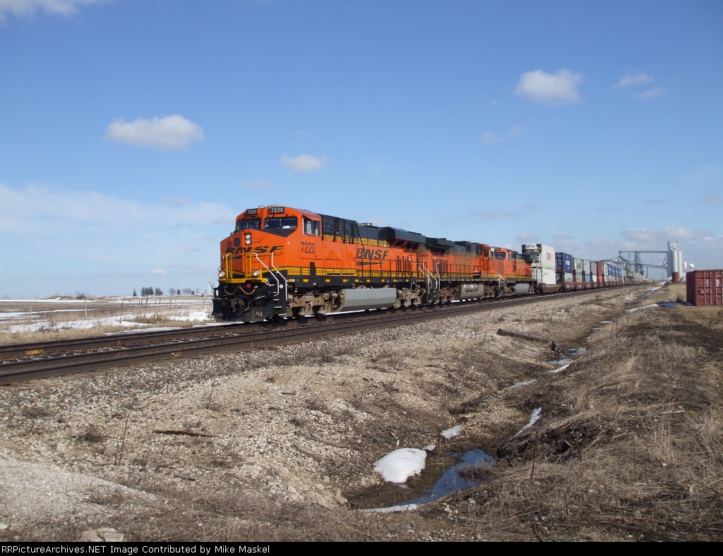 BNSF 7220