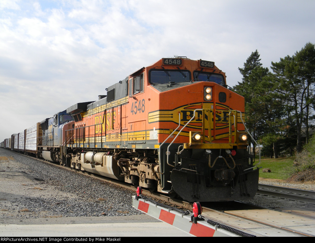 BNSF 4548