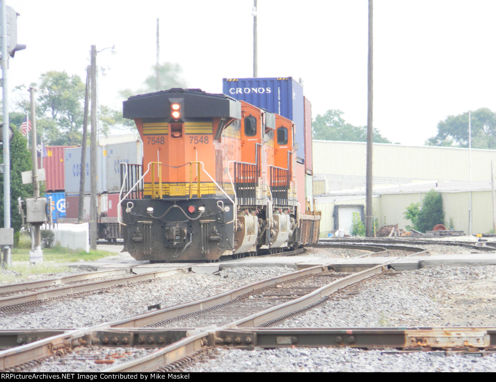 BNSF 7548