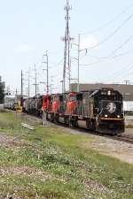 IC 1000, northbound CN train A43171-16