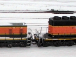 100206006 BNSF 1877 Mother & 258 Slug on the move at Northtown Yard