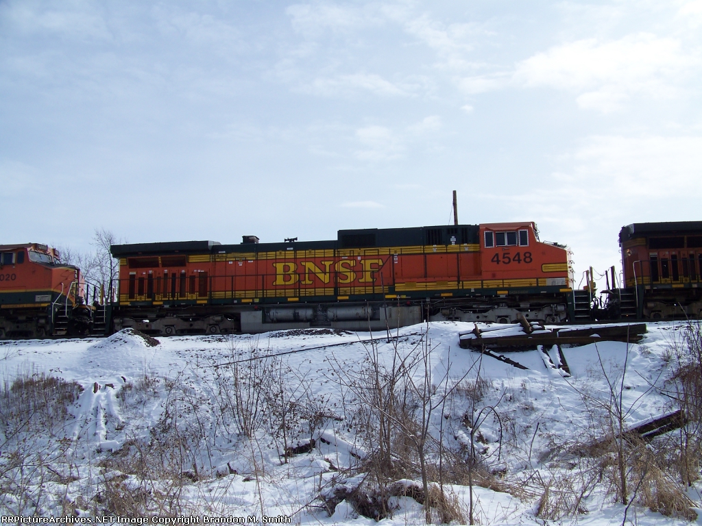 BNSF 4548