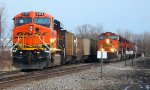 BNSF 6258 meets BNSF 5078