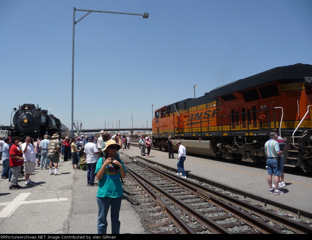 ATSF 3751, BNSF 7220