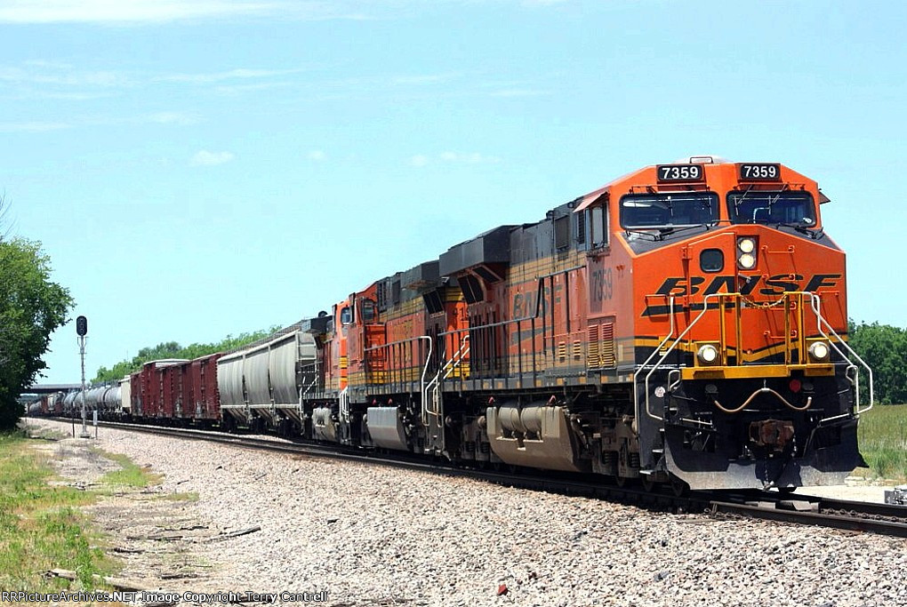 BNSF 7359