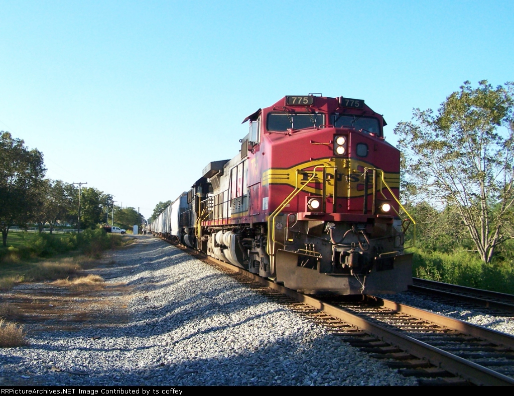 BNSF 775