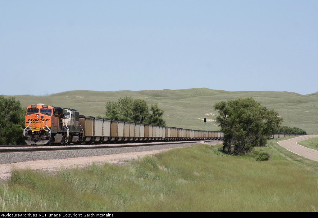 BNSF 6372 East DPUs